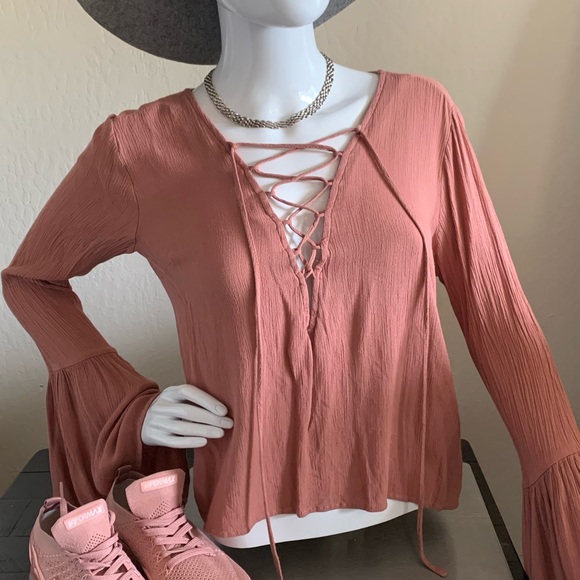 Kendall & Kylie Lace Up Front Top - Picture 2 of 5